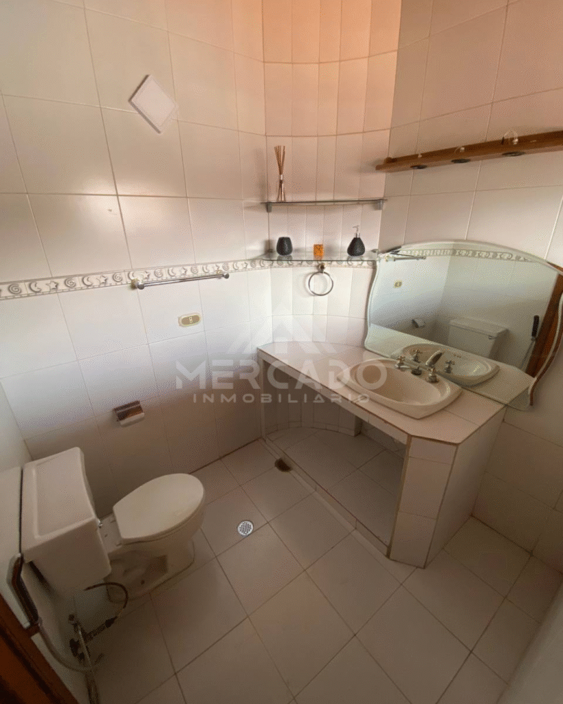 Se vende casa en la urb. mocotíes mérida Venezuela