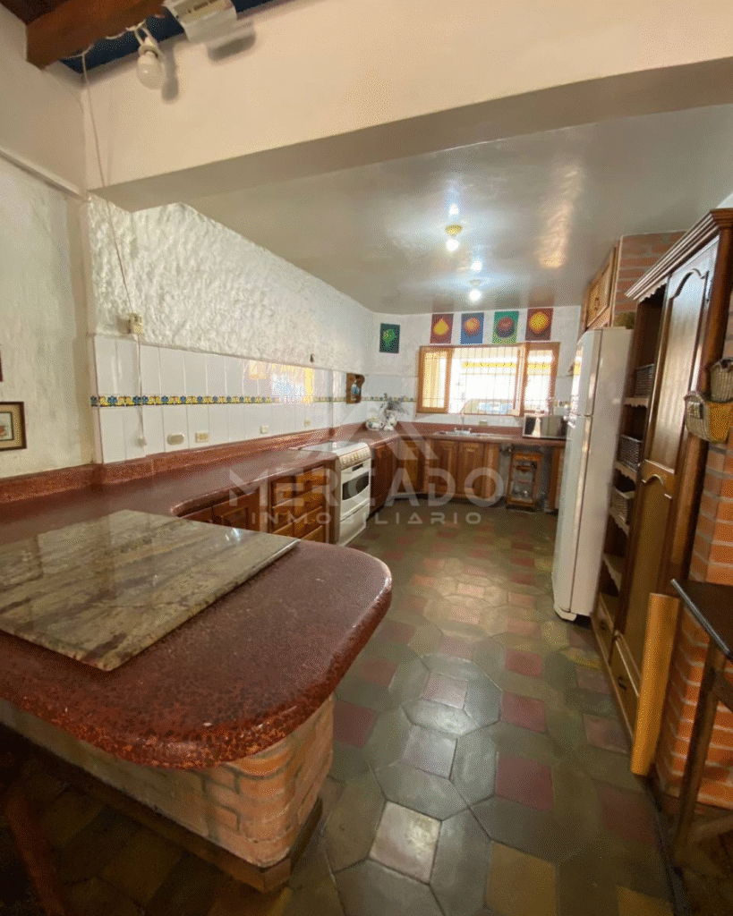 Se vende casa en la urb. mocotíes mérida Venezuela