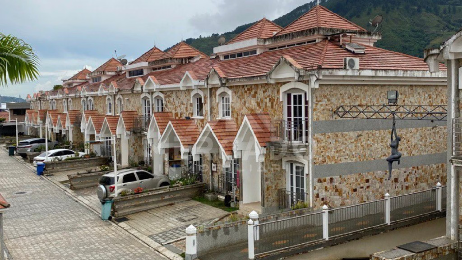 se Vende Hermoso Townhouse, en Conjunto Residencial Villas de Monserrat – Mérida Venezula